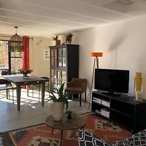Hébergement de vacances Avec Patio Et Jacuzzi Privatifs, Mazan